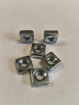 Гайка 251087 М6 квадратная цинк гайка 251087 п29 м6 квадратная в Нижнем Новгороде